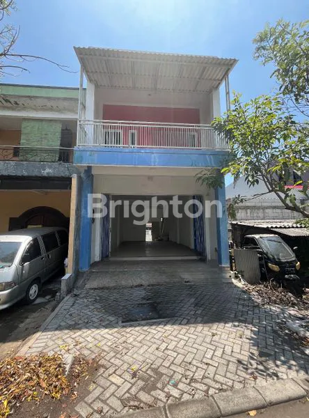 image RUKO 2 LANTAI SIAP HUNI DI RAYA MERR, LANTAI 1 LOOSS, LOKASI STRATEGIS, BEBAS BANJIR, 5 MENIT KE PURIMAS, TOL TAMBAK SUMUR & TOL JUANDA (NON FURNISHED) (1)