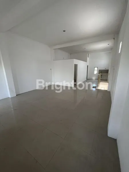image RUKO 2 LANTAI SIAP HUNI DI RAYA MERR, LANTAI 1 LOOSS, LOKASI STRATEGIS, BEBAS BANJIR, 5 MENIT KE PURIMAS, TOL TAMBAK SUMUR & TOL JUANDA (NON FURNISHED) (5)