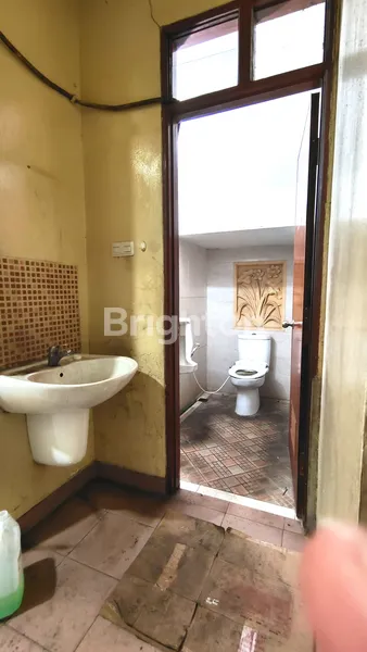 image RUKO GANDENG 5 LANTAI DI KEBON JERUK JAKARTA BARAT LT210 LEBAR 13M LB890 ADA LIFT BARANG  (8)