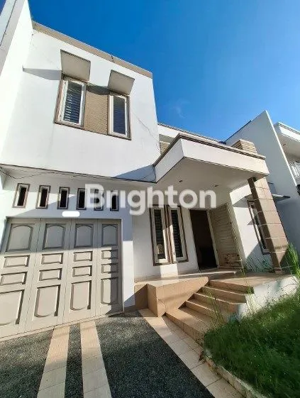 image RUMAH GREENVILLE LEBAR 11 M LUAS 220M2 SIAP HUNI SHM DURI KEPA KEBON JERUK JAKARTA BARAT GREEN VILLE (1)