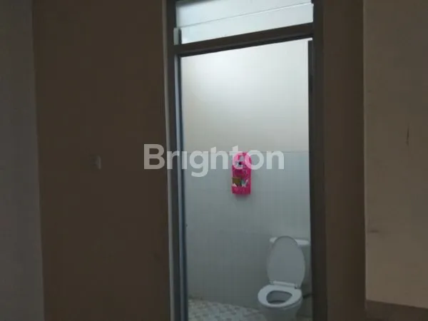 image RUKO 2 LANTAI DI KARTASURA, SIAP PAKAI, DEPAN JALAN RAYA A. YANI PERSIS  (4)