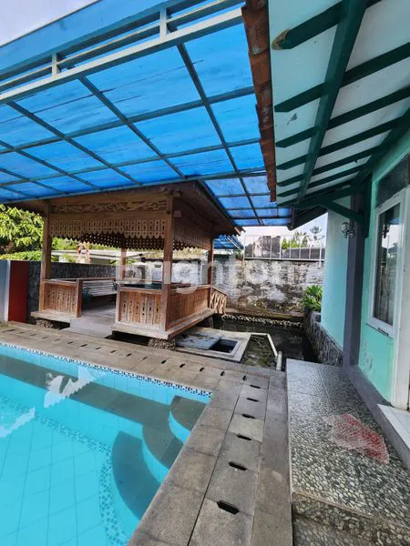 image VILLA MINIMALIS NEMPEL KOTA BUNGA CIPANAS (1)