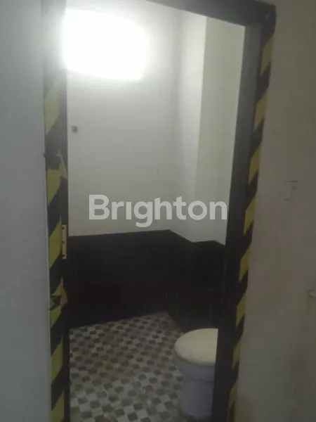 image RUKO 3 LANTAI LUAS, COCOK UNTUK USAHA & TINGGAL (8)