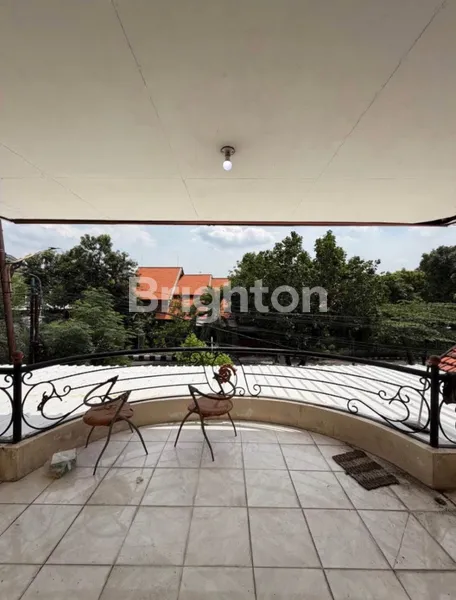 image HUNIAN NYAMAN & TERAWAT 2 LANTAI DI PERUM RUNGKUT HARAPAN (4)