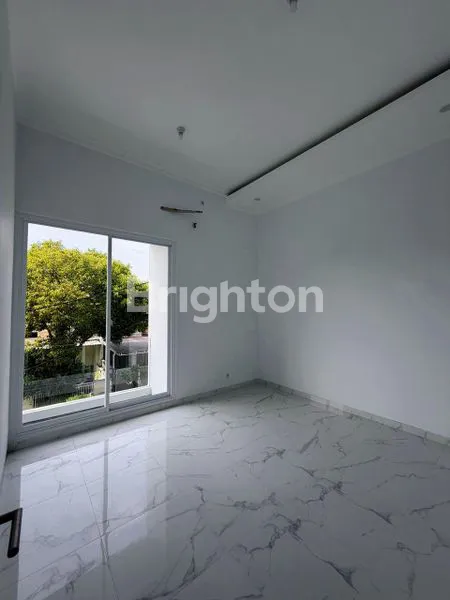 image RUMAH BARU 2 LANTAI DI BUKIT PALMA, SIAP HUNI (4)