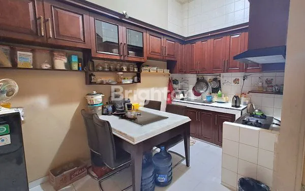 image RUMAH PADEMANGAN TERAWAT 3LT FURNISH JAKARTA UTARA (7)