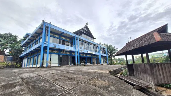 PELUANG EMAS! GEDUNG KOMERSIAL TEPAT DI DEPAN RSUD KANUJOSO BALIKPAPAN