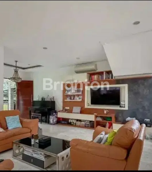 image RUMAH EKSKLUSIF 4KT DI CLUSTER MENTENG BINTARO (4)