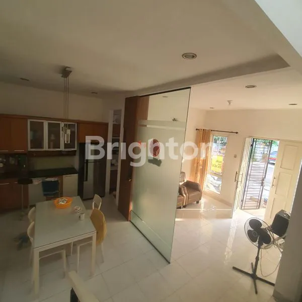 image RUMAH HOOK 177M² DI FLUORITE GADING SERPONG, SIAP HUNI (2)