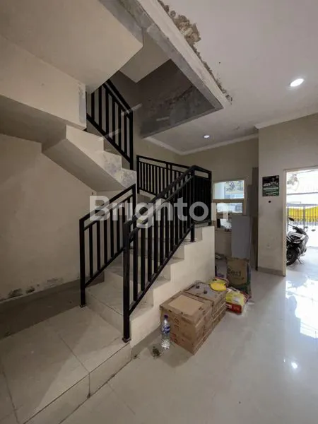 image STRATEGIS!! RUMAH 3 LANTAI TANJUNG DUREN COCOK BUAT HUNIAN KELUARGA MILENIAL / GEN Z ! (3)