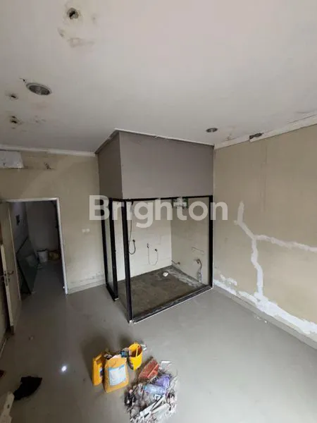 image STRATEGIS!! RUMAH 3 LANTAI TANJUNG DUREN COCOK BUAT HUNIAN KELUARGA MILENIAL / GEN Z ! (6)