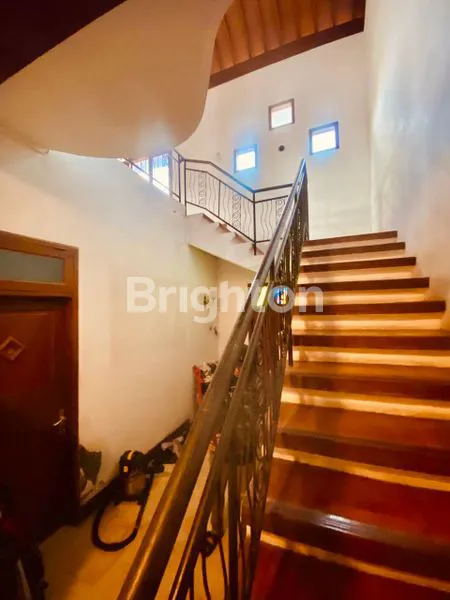 image DIJUAL TANAH ISI BANGUNAN VILLA CANTIK KEROBOKAN DENPASAR BALI (3)