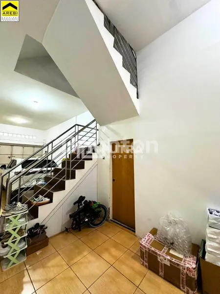image RUMAH 2.5 LANTAI FULL FURNISHED, SHM, DI JLN KARYA DAME (6)