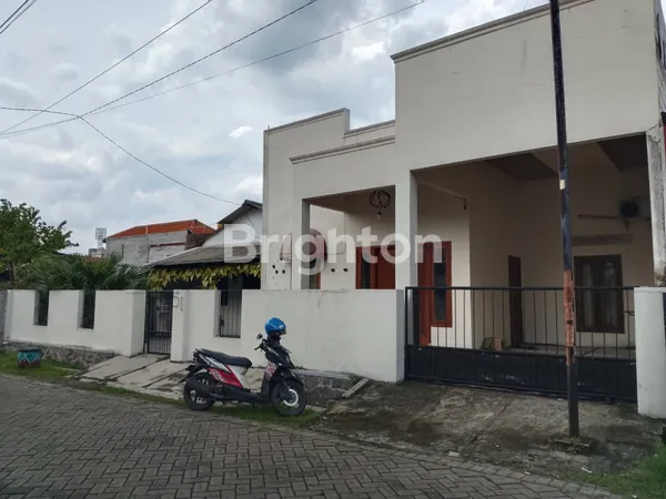 image DI JUAL RUMAH DENGAN HALAMAN LUAS DI SIDOARJO KOTA  (1)