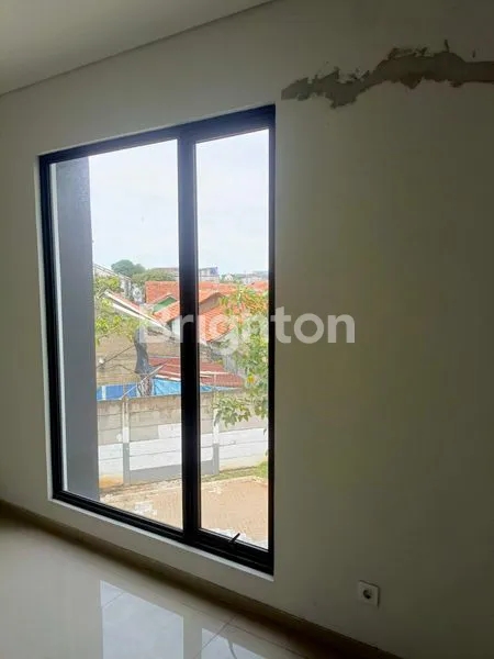 image RUMAH DISEWA DIGRAHA RAYA  (5)