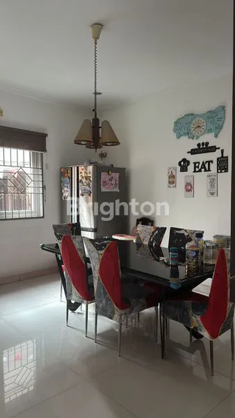 image RUMAH STRATEGIS DI PADEMANGAN, 4 LANTAI, SEMI FURNISH (3)