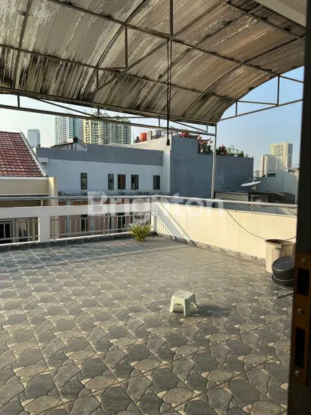 image RUMAH STRATEGIS DI PADEMANGAN, 4 LANTAI, SEMI FURNISH (7)