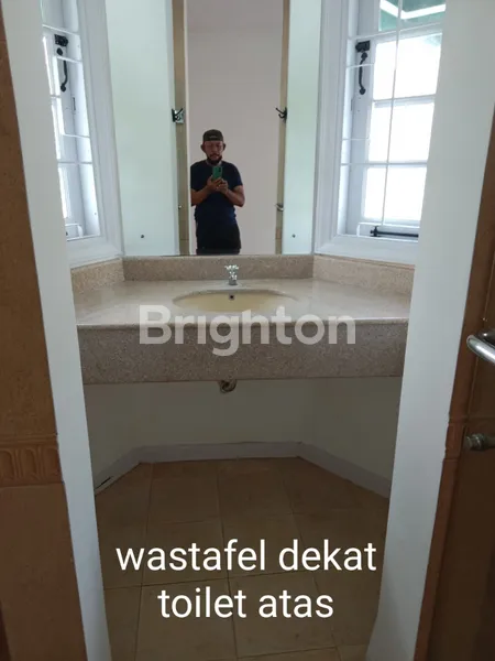 image HUNIAN NYAMAN & TERAWAT LOKASI TENANG, TENGAH KOTA, RUMAH MODEL VICTORIA DI SIDOSERMO PDK SURABAYA (2)