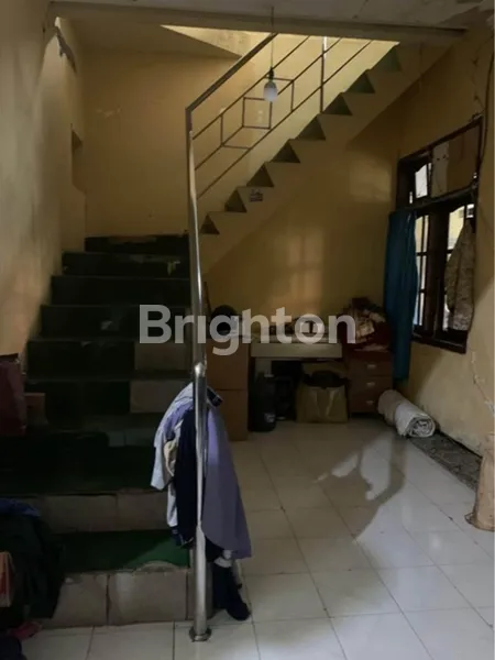 image RUMAH LAMA RUNGKUT ASRI LOKASI STRATEGIS DEKAT KAMPUS UPN  (3)