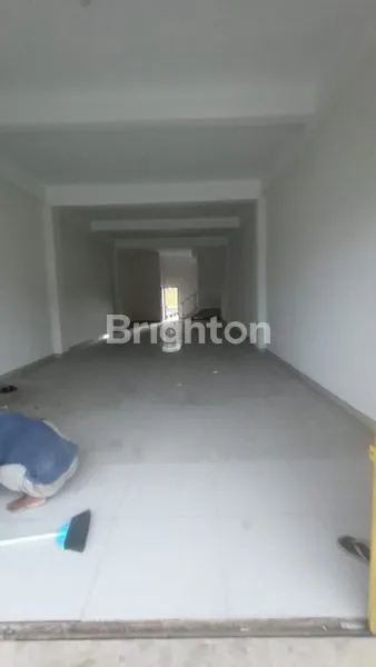 image RUKO TIGA LANTAI SAMPING ANDALAS KM 8 (2)