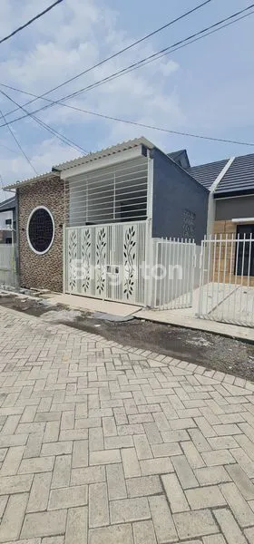 image RUMAH CANTIK SIAP HUNI DI ALANA REGENCY, SIDOARJO (8)