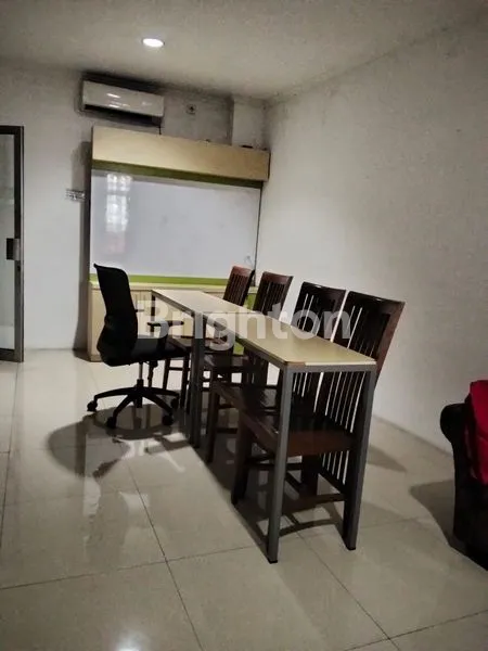 image RUANG USAHA TOSERBA STARTEGI DI MASARAN SRAGEN... (6)