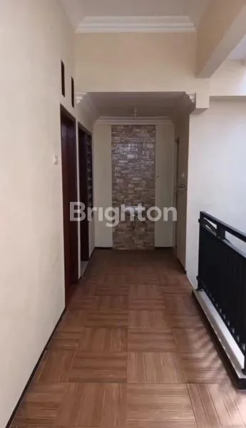 image RUMAH 3 LANTAI DEKAT RS LAVALETTE KOTA MALANG (4)