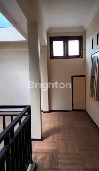 image RUMAH 3 LANTAI DEKAT RS LAVALETTE KOTA MALANG (6)