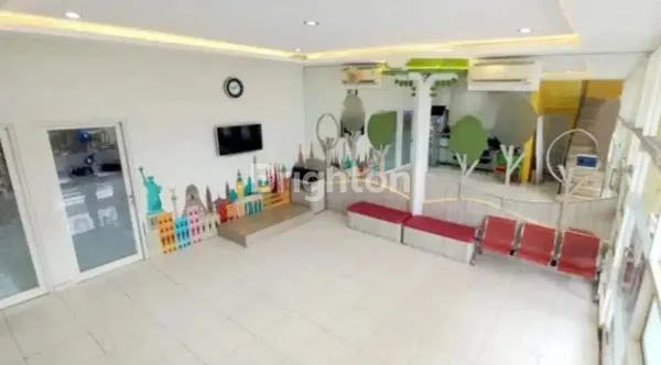 image RUMAH MAIN ROAD DI  RAYA BABATAN PRATAMA LOKASI STRATEGIS  (3)