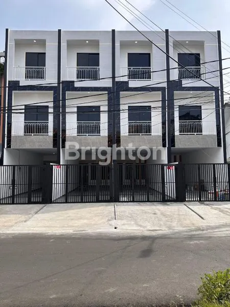 image DIJUAL RUMAH BESAR & SIAP HUNI – TANJUNG DUREN BARAT, JAKARTA BARAT (1)