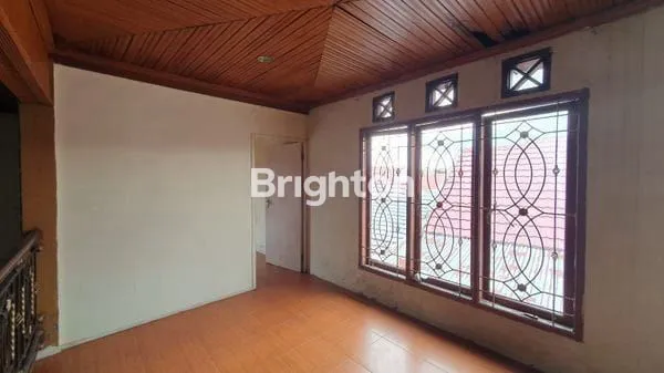 image RUMAH 5 KT DI UMBAN SARI DENGAN LUAS TANAH 405M², SIAP HUNI (3)