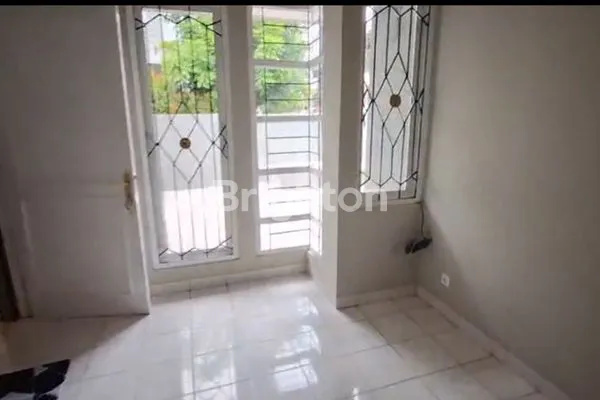 image RUMAH FULL RENOVASI DI CLUSTER SERPONG PARK BSD | SIAP HUNI | LOKASI STRATEGIS (3)