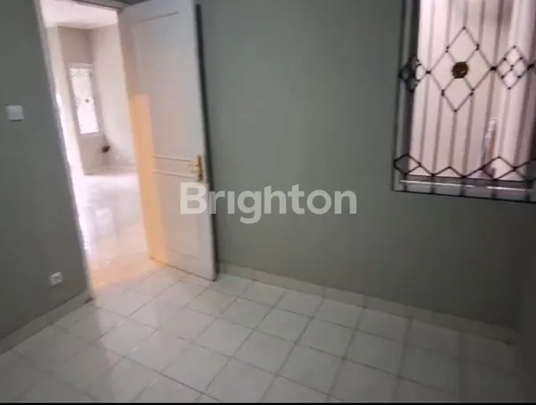 image RUMAH FULL RENOVASI DI CLUSTER SERPONG PARK BSD | SIAP HUNI | LOKASI STRATEGIS (5)