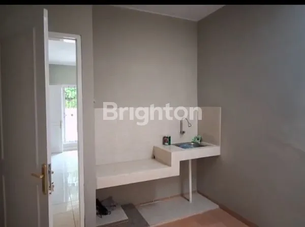 image RUMAH FULL RENOVASI DI CLUSTER SERPONG PARK BSD | SIAP HUNI | LOKASI STRATEGIS (7)