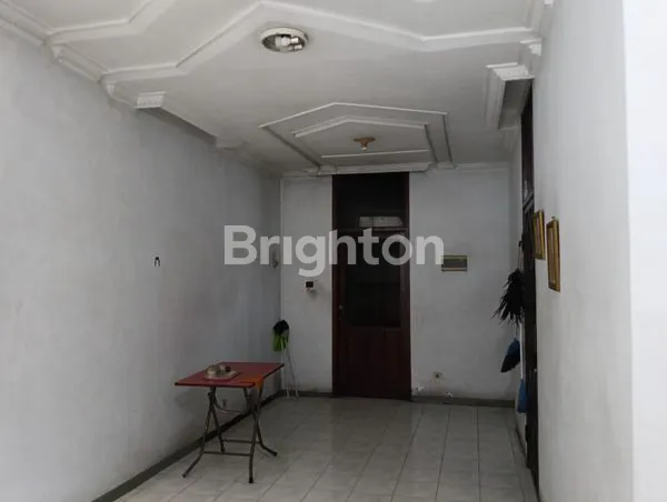 image RUMAH HOOK TERAWAT LOKASI STRATEGIS, BISA UTK USAHA, NGINDEN INTAN SELATAN (5)