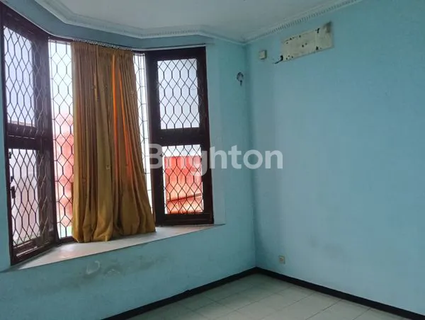 image RUMAH HOOK TERAWAT LOKASI STRATEGIS, BISA UTK USAHA, NGINDEN INTAN SELATAN (8)