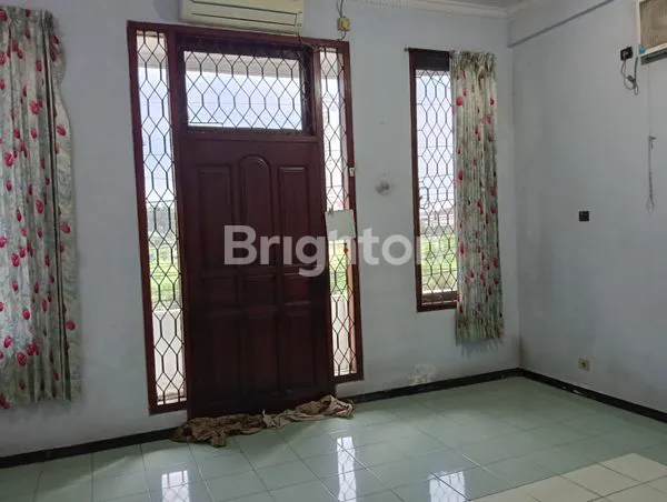 image RUMAH HOOK TERAWAT LOKASI STRATEGIS, BISA UTK USAHA, NGINDEN INTAN SELATAN (4)