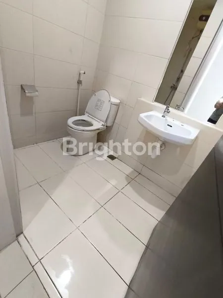 image RUMAH 2 LANTAI MINIMALIS SAN DIEGO - PAKUWON CITY, SURABAYA TIMUR. SEMI FURNISHED & SIAP HUNI. DEKAT PAKUWON CITY MALL, SHANGHAI PARK, KAMPUS WIDYA MANDALA - ITS, GLORIA - CITA HATI - XIN ZHONG SCHOOL, RAYA KERTAJAYA INDAH - MERR DHARMAHUSADA INDAH, DLL. (6)