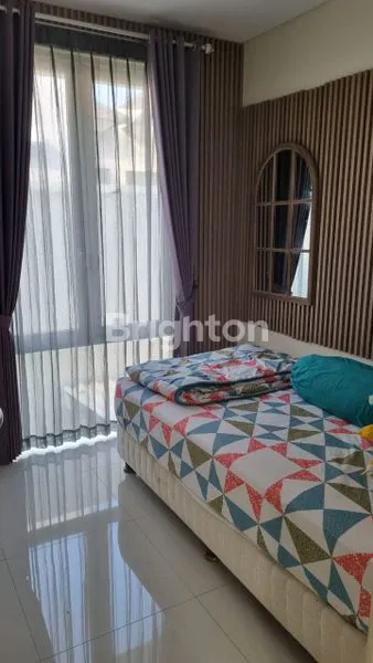 image DISEWAKAN RUMAH CLUSTER CANBERRA – GRAND PAKUWON SURABAYA\NFULL FURNISH | SIAP HUNI | LINGKUNGAN NYAMAN & PRESTISIUS (2)