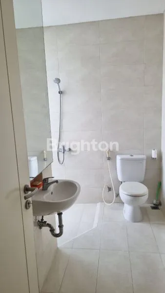 image DISEWAKAN RUMAH CLUSTER CANBERRA – GRAND PAKUWON SURABAYA\NFULL FURNISH | SIAP HUNI | LINGKUNGAN NYAMAN & PRESTISIUS (7)