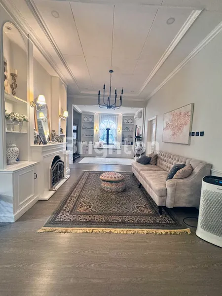 image 2 RUMAH CANTIK DAN 1 RUKO DALAM 1 LAHAN DI AREA KELAPA DUA KEBON JERUK (1)