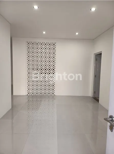 image RUMAH MEWAH NYAMAN DI CLUSTER DEPAN MELATI MAS BSD , DEKAT PUSAT BOULEVARD BSD (5)