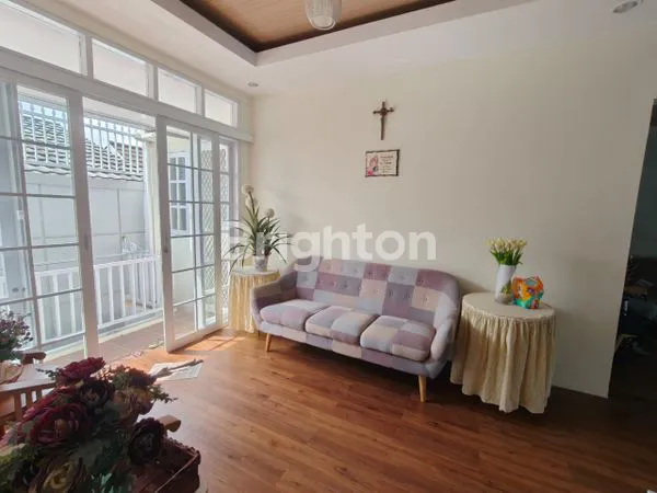 image RUMAH 2 LANTAI NYAMAN DI PERUMAHAN ELITE BALIKPAPAN (7)