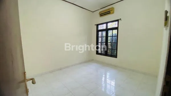 image DISEWAKAN RUMAH BESAR 1 LANTAI DI SIDAKARYA, DEKAT RENON - SIAP HUNI  (4)