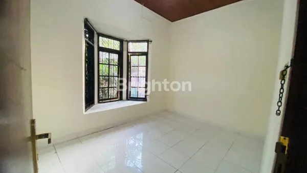 image DISEWAKAN RUMAH BESAR 1 LANTAI DI SIDAKARYA, DEKAT RENON - SIAP HUNI  (6)