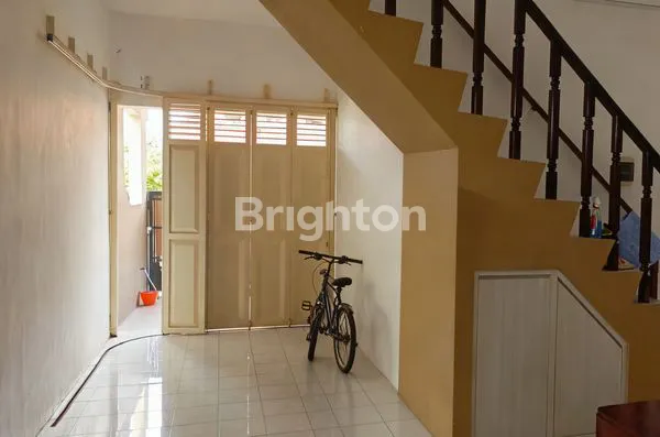 image RUMAH HOOK 2 LANTAI VIEW TAMAN BERMAIN (4)