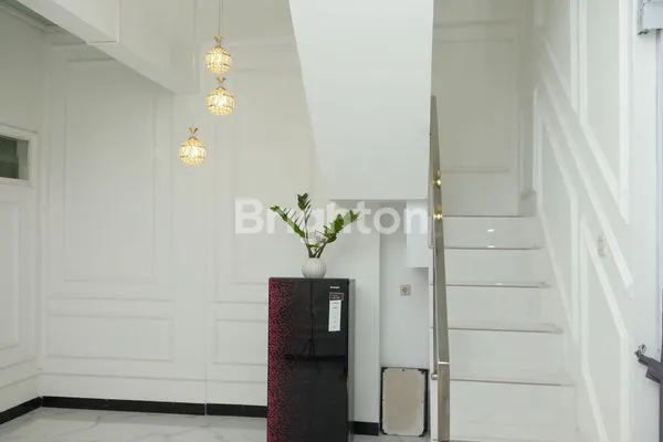 image RUMAH SEWA PLAMONGAN INDAH FURNISH MURAH DENGAN FASILITAS MEWAH (5)