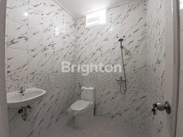 image RUMAH BARU 3 LT DURI KEPA DKT TANJUNG DUREN ROW 2 MOBIL JAKARTA BARAT (6)