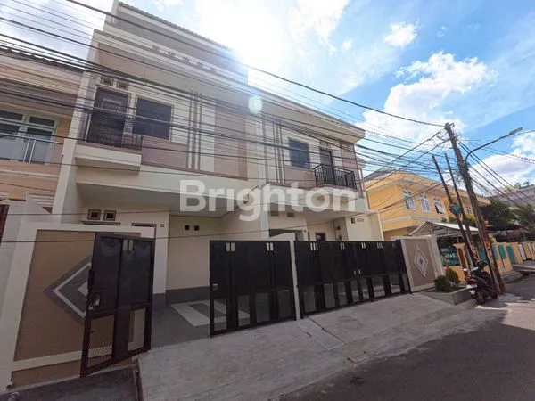 image RUMAH BARU HOOK 3 LT DURI KEPA DKT TANJUNG DUREN JAKARTA BARAT (1)