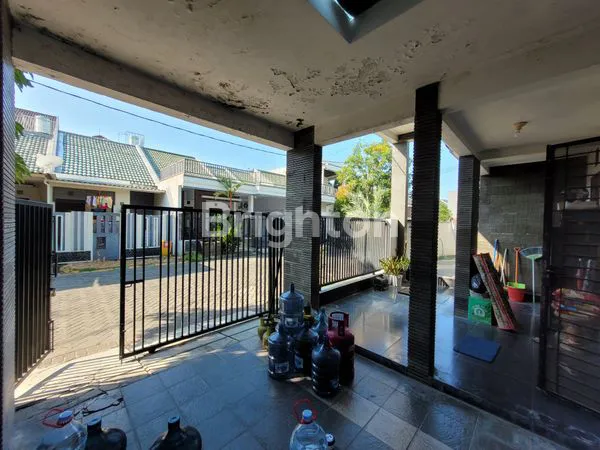 image RUMAH HOOK 3 LANTAI SIAP HUNI GARDEN DIAN REGENCY (4)